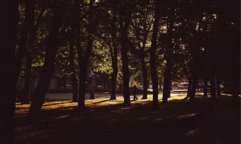 playing returnalgirl